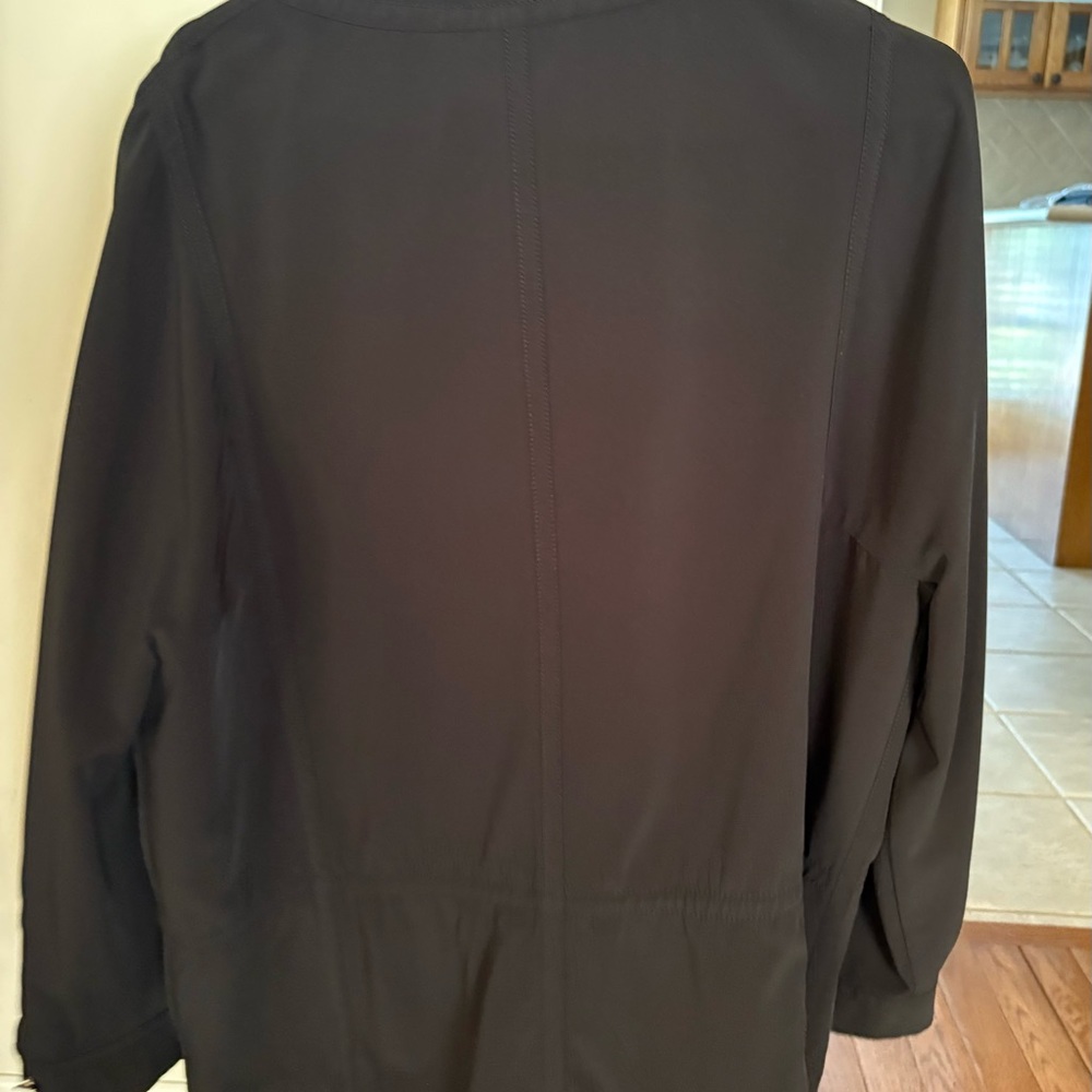 Stylish Black Utility Jacket - image 2